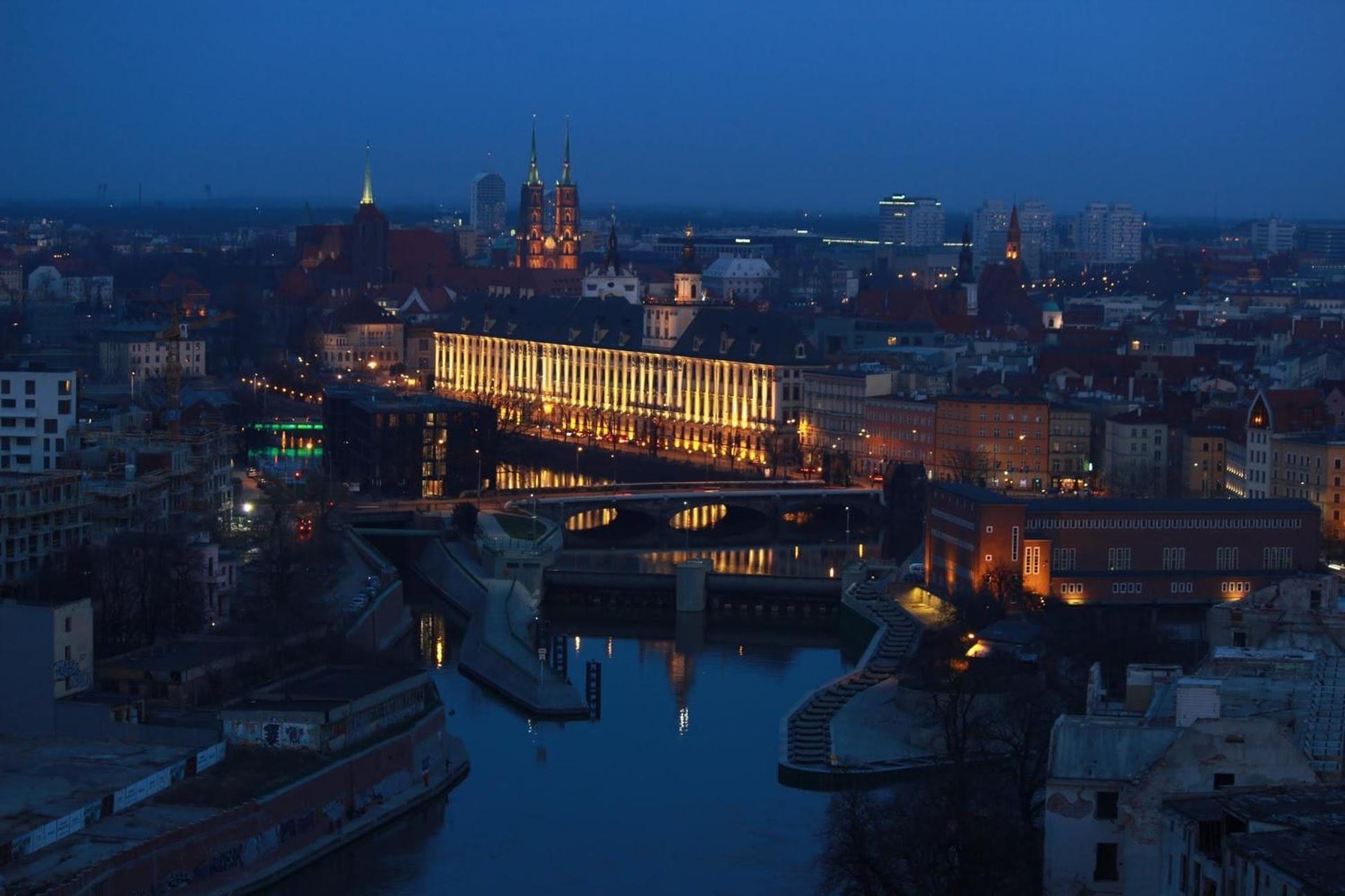 Atal Towers Prywatny Apartament Leilighet Wrocław Eksteriør bilde